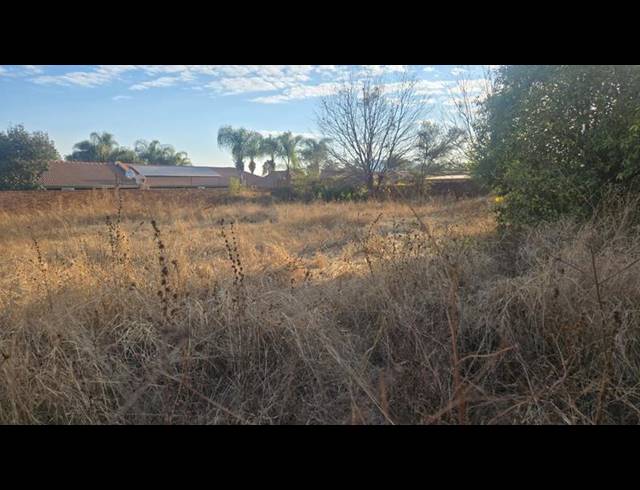 LAND FOR SALE IN MELODIE